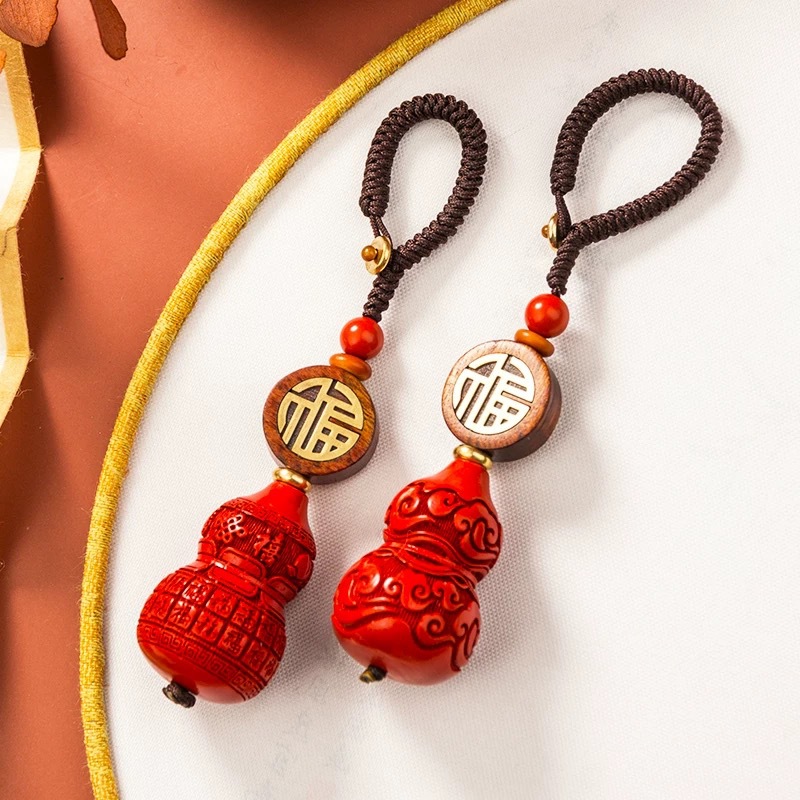 Women'S Fashion Jewellery - Chaveiro e Colar com Pingente de