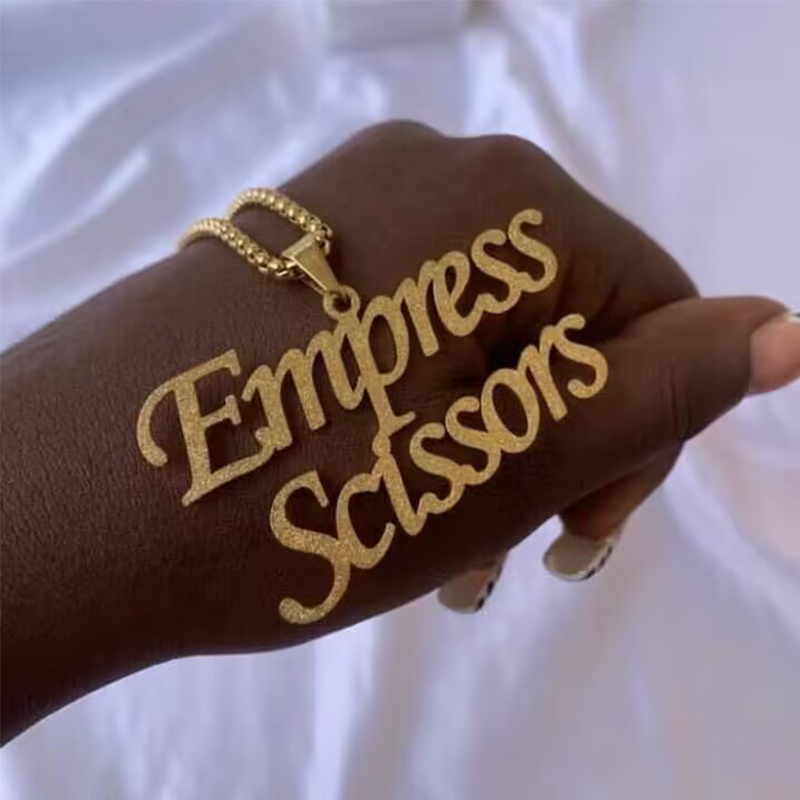 Women Fashion Names - Colar personalizado com nome fosco para